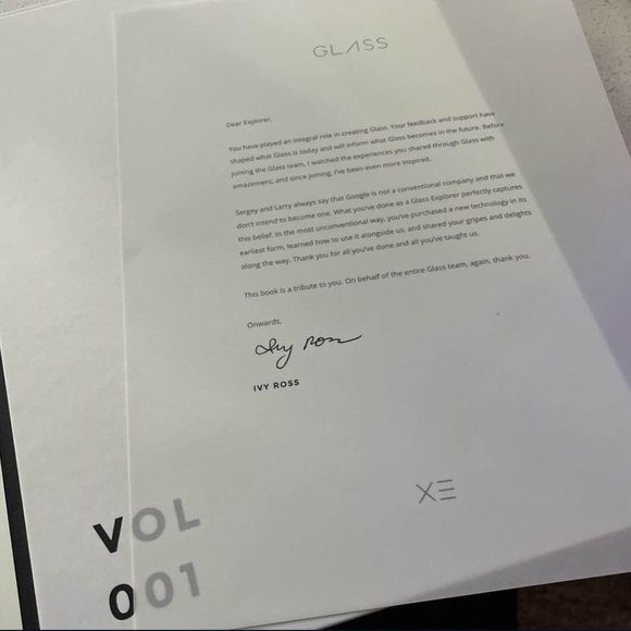 Google‎ Glass Explorer Edition Bundle +Yearbook - Picture 8 of 9